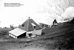 1953 le Ru et sa grange vue de la Scia